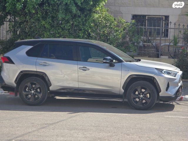 טויוטה RAV4