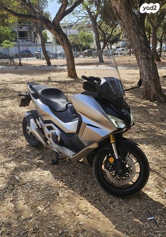 הונדה פורזה 750