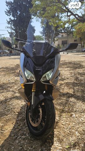 הונדה פורזה 750