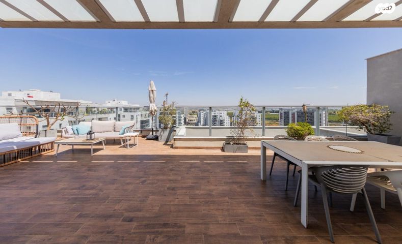 גג/ פנטהאוז, האושר 7, שרונה, כפר יונה