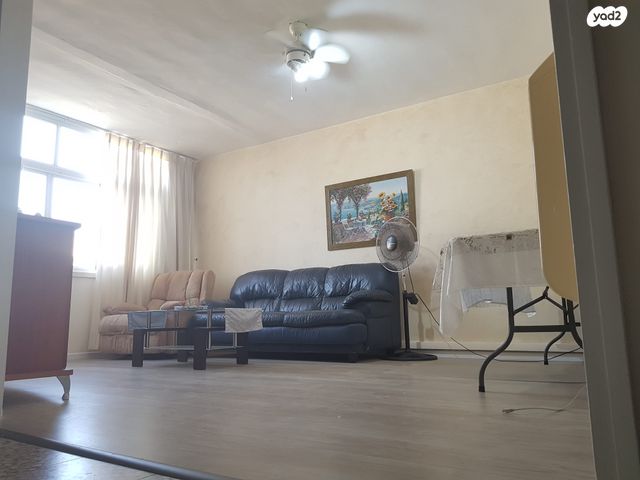 דירה, שדרות רש"י 24, קיבוץ גלויות, קרית מלאכי