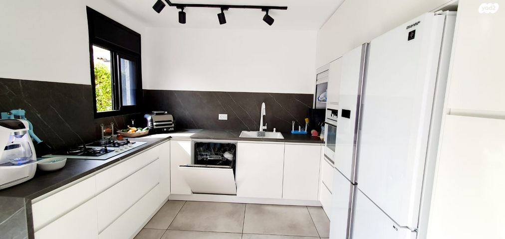 דירה, ירמיהו 31, נאות יהודית ונווה ארזים, חולון