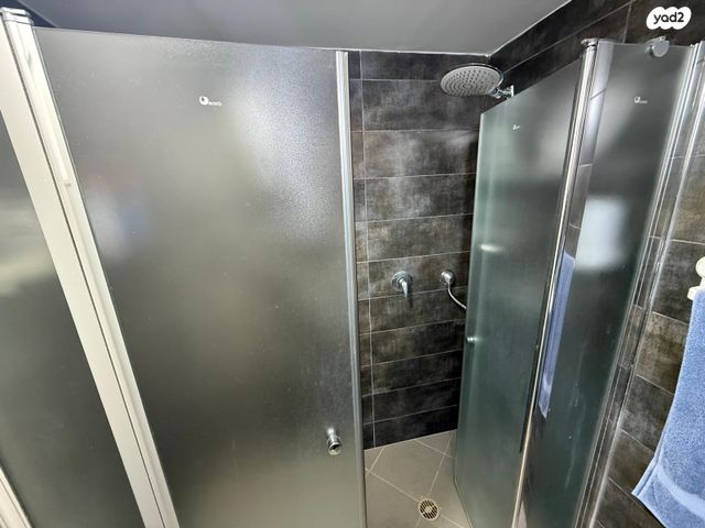 דירה, עוזי חיטמן, משכנות האומנים, קרית מוצקין