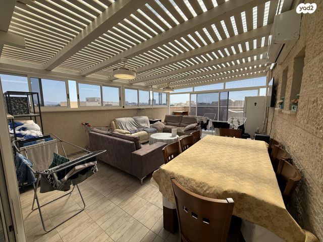 גג/ פנטהאוז, עוזי חיטמן, משכנות האומנים, קרית מוצקין