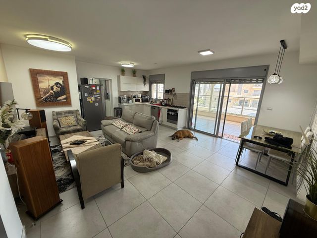 גג/ פנטהאוז, עוזי חיטמן, משכנות האומנים, קרית מוצקין