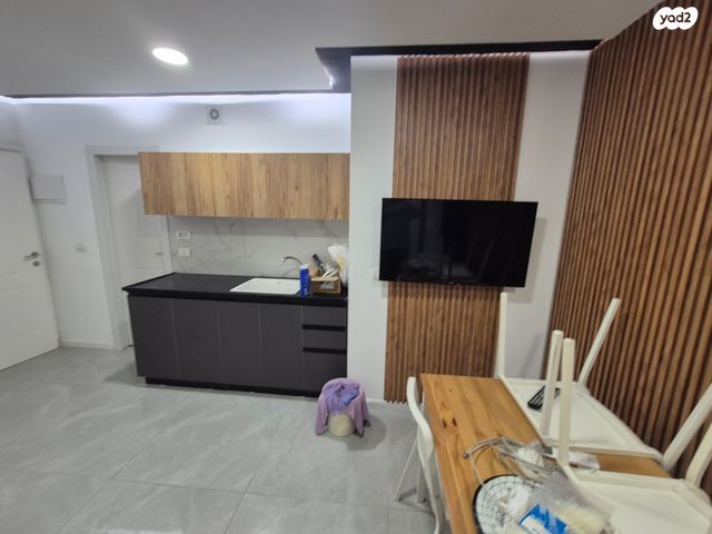 דירה, דולפין, בת ים