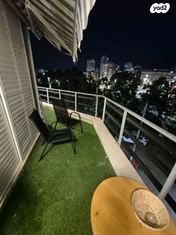 דירה, דולפין, בת ים