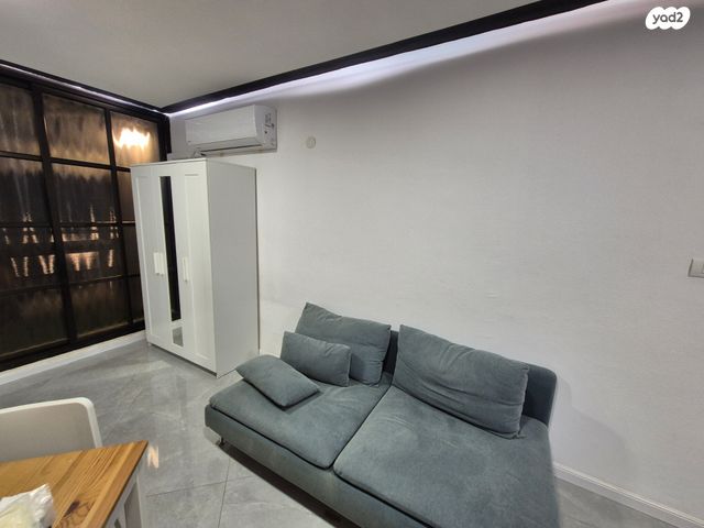 דירה, דולפין, בת ים