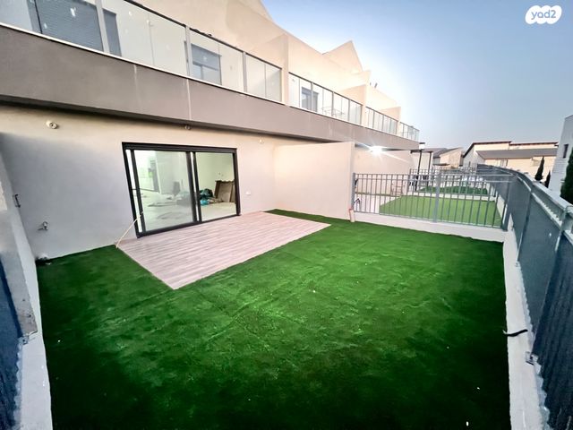 דירת גן, עץ המשאלות, אדמית / יערית, שלומי