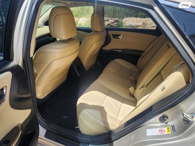 טויוטה אוולון