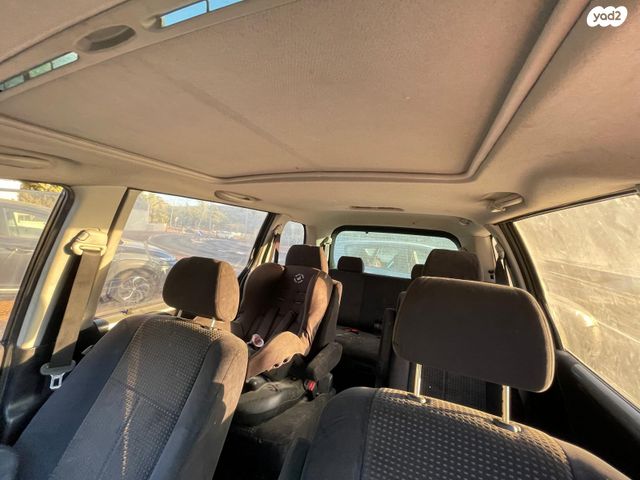 מודעת רכב מאזדה MPV