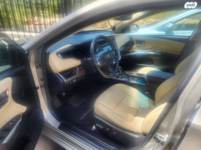 טויוטה אוולון