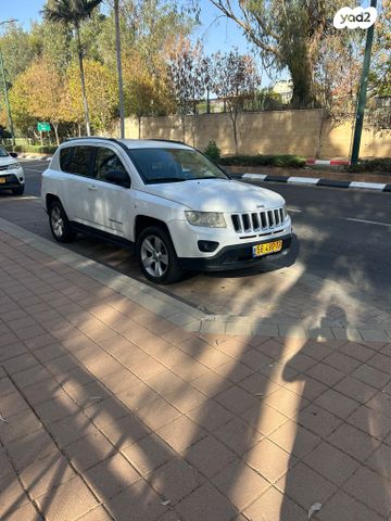 מודעת רכב ג'יפ קומפאס