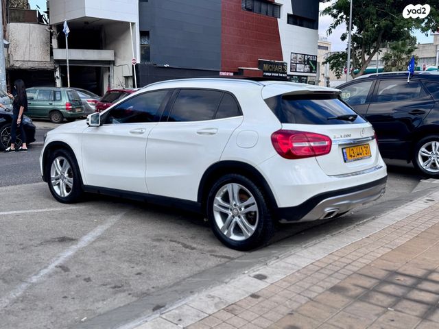 מודעת רכב מרצדס-בנץ GLA 1