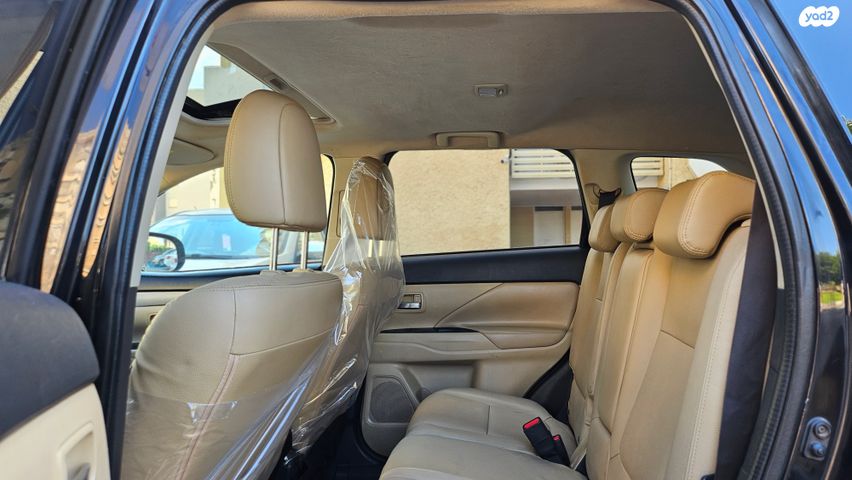 מיצובישי אאוטלנדר