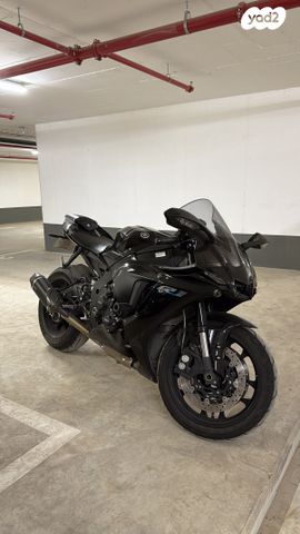 מודעת רכב ימאהה YZF-R1
