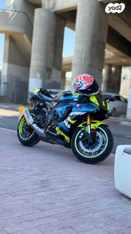 מודעת רכב ימאהה YZF-R1
