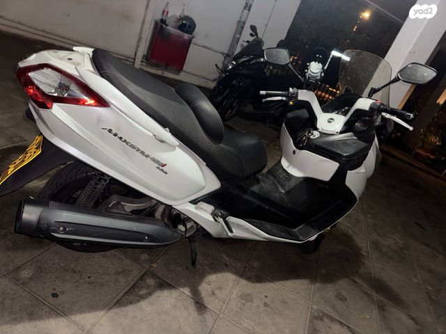 סאן יאנג מקסים 400i