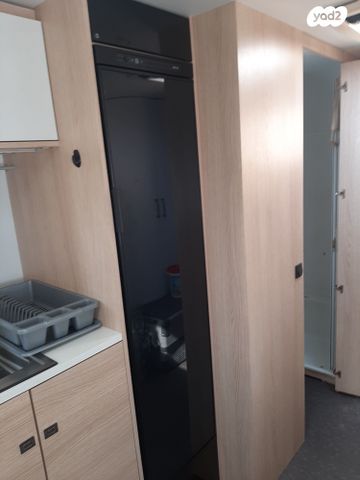 מודעת רכב נגרר (קראוון נגרר)