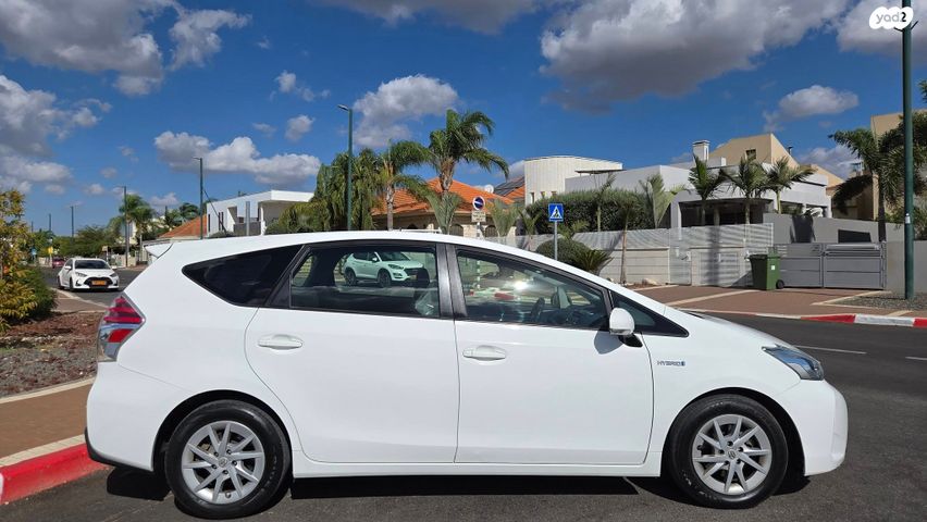 טויוטה פריוס פלוס