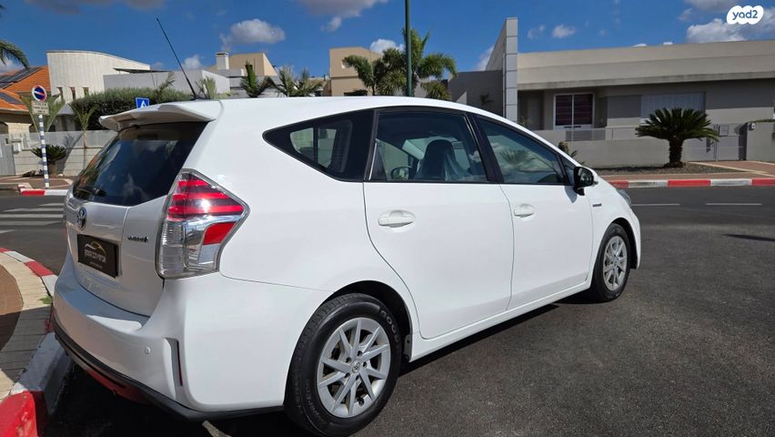 טויוטה פריוס פלוס