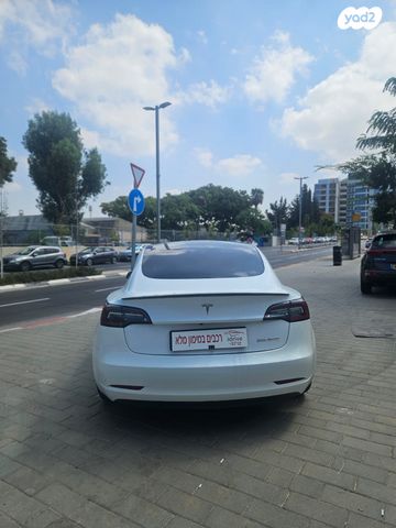טסלה מודל 3