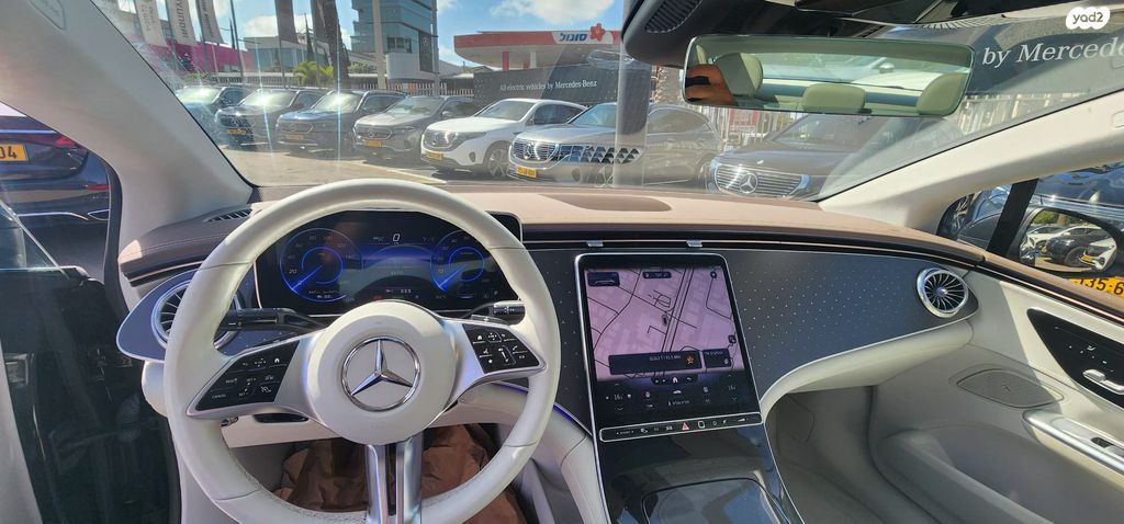 מודעת רכב מרצדס-בנץ EQE