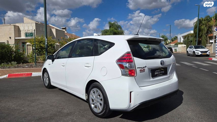 טויוטה פריוס פלוס