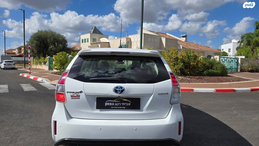 טויוטה פריוס פלוס