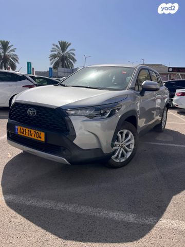 מודעת רכב טויוטה קורולה קרוס