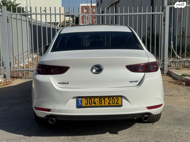 מאזדה 3