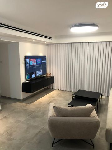 דירת גן, קוממיות 8, שאר העיר, מגדל העמק