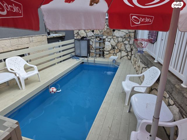 דו משפחתי, יסמין 1, מורד ההר, שלומי