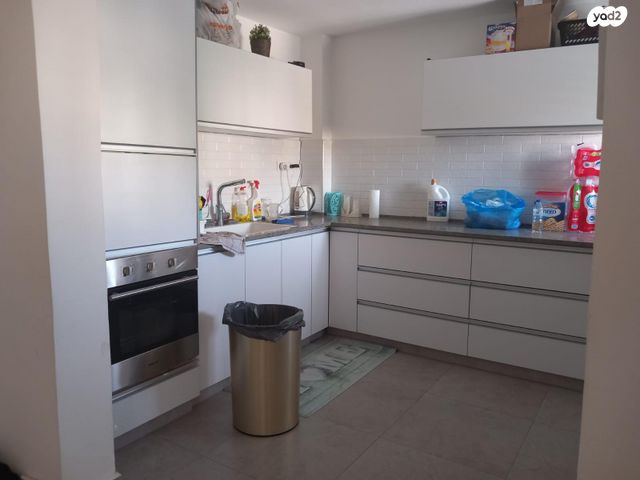 מבוא בנימין 12