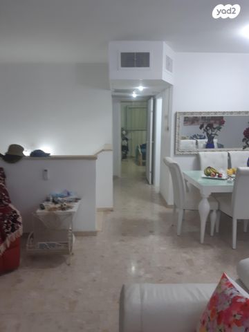 דירת גן, סמטת אתא 5, בית וגן, קרית אתא