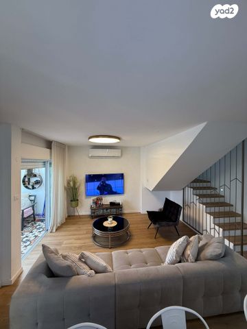 דופלקס, מנחם אוסישקין 11, רובע ט"ו, אשדוד