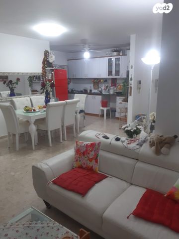 דירת גן, סמטת אתא 5, בית וגן, קרית אתא