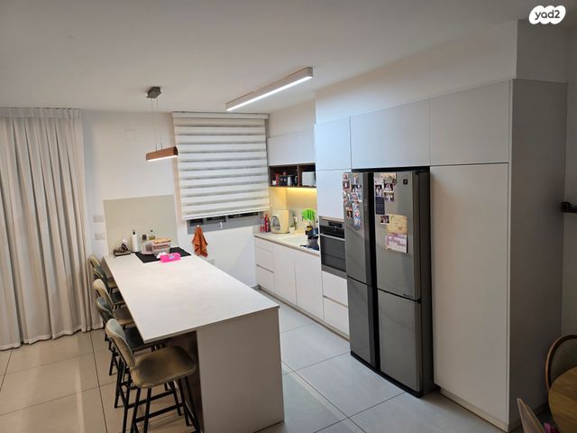 דירה, שונית 1, שז"ר / דקר, טירת כרמל