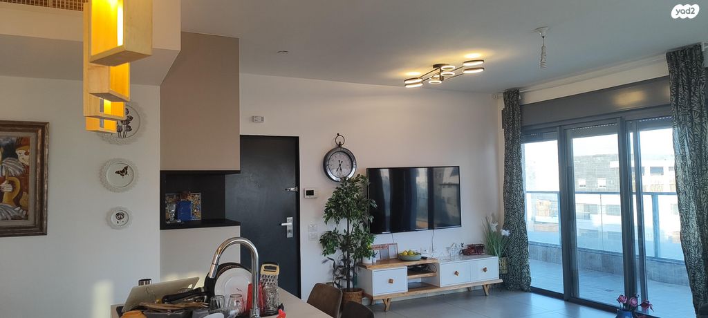 גג/ פנטהאוז, יעקב אבינו 10, אחיסמך, לוד