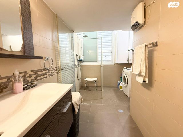 גג/ פנטהאוז, עליית הנוער 16, נחלת יצחק, תל אביב יפו