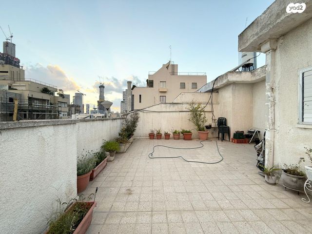 גג/ פנטהאוז, עליית הנוער 16, נחלת יצחק, תל אביב יפו