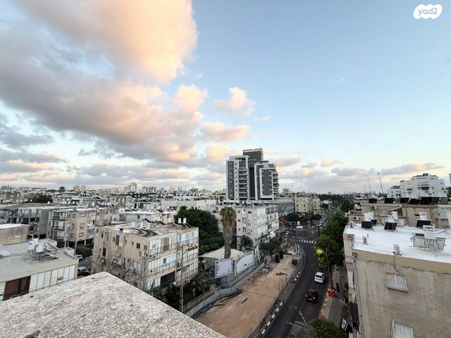 גג/ פנטהאוז, עליית הנוער 16, נחלת יצחק, תל אביב יפו