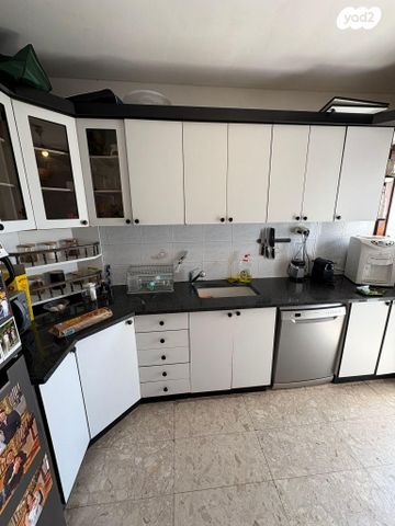 חיל הצנחנים 9