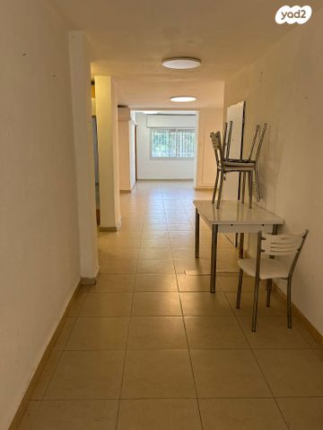 מעלה הקסטל 12