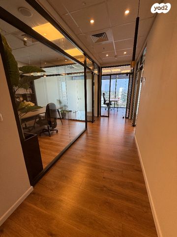 משרדים, התדהר 14, אזור תעשייה קרית אתגרים, רעננה