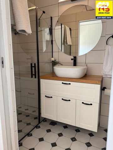 דירה, יסוד המעלה, הוד השרון