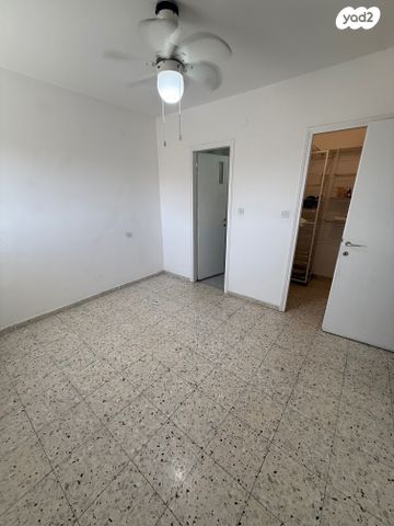 דירה, עין גדי, שכונה ט', באר שבע