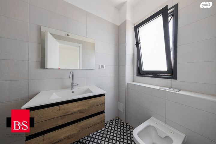 דירה, הרב הרצוג 8, צפון מערב מרכז העיר, נתניה