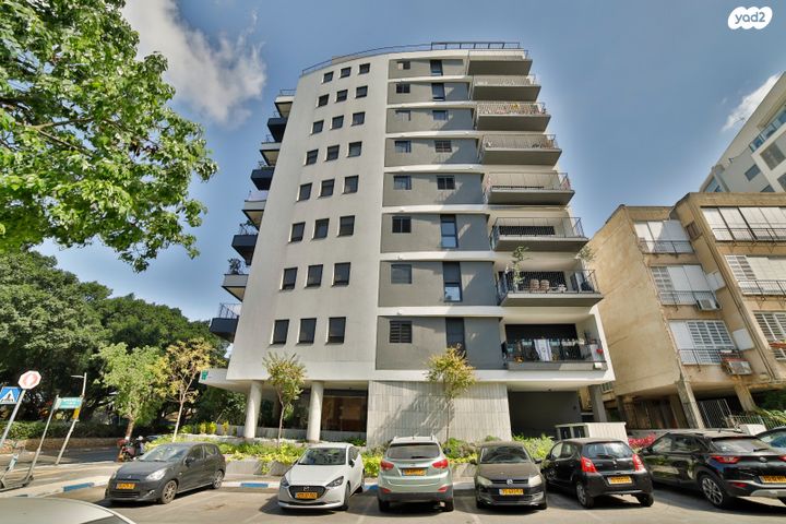 גג/ פנטהאוז, יהודית 1, חרוזים, רמת גן