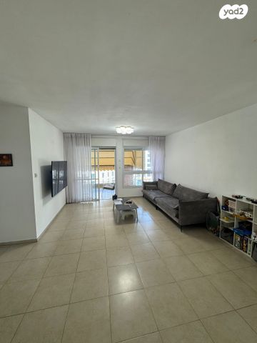 דירה, שמואל כהן יוחננוף, קרית שלום, תל אביב יפו